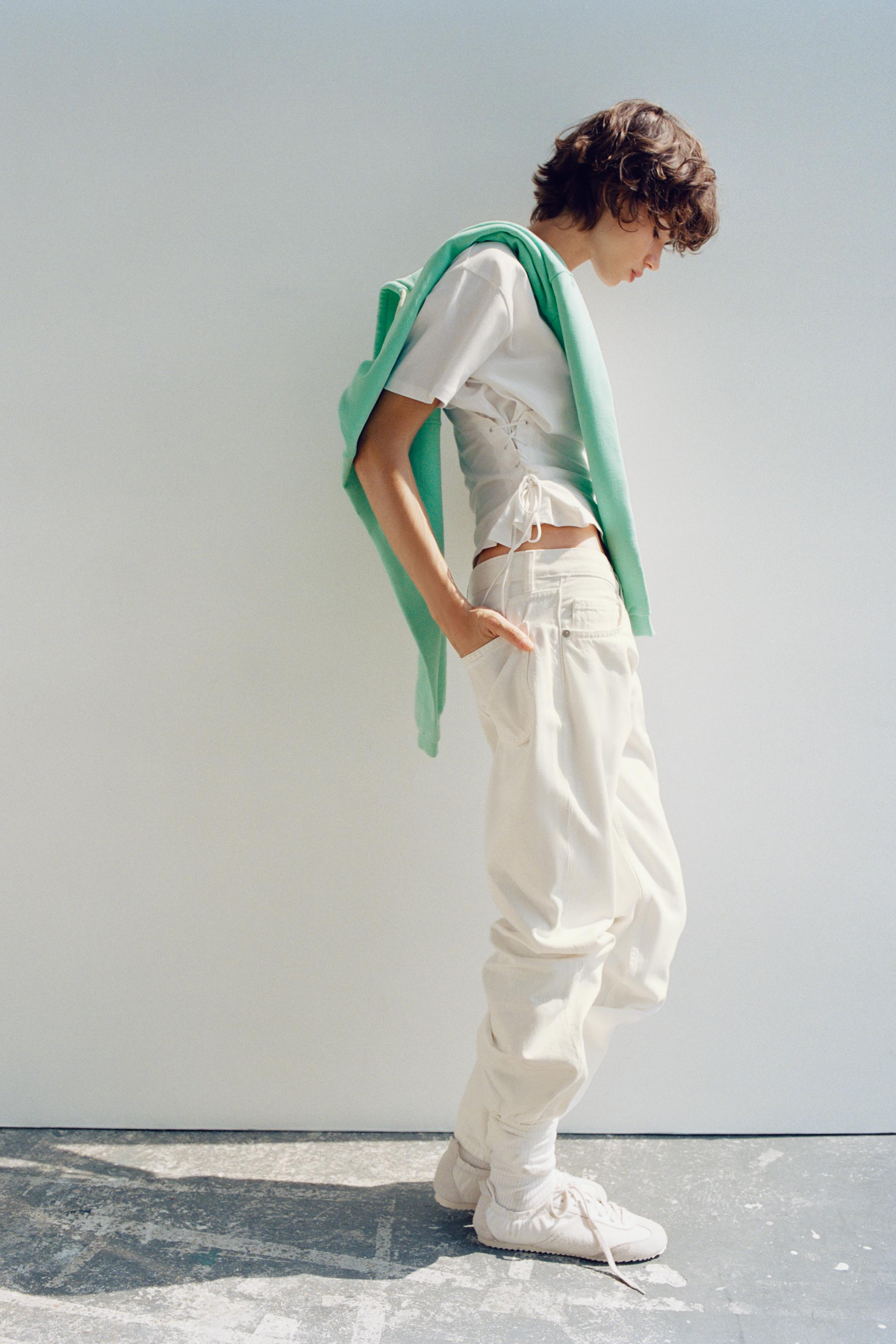 T-SHIRT À LACETS